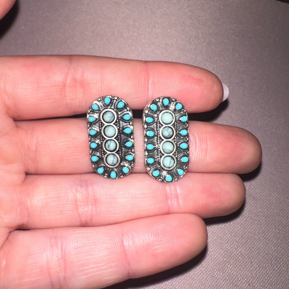 Montana Silversmiths Turquoise and Silver Earrings